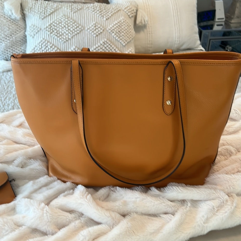 COPY - EUC Coach Tote AND matching wallet. - Picture 6 of 12